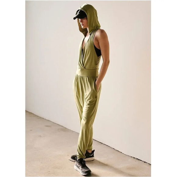 Free People Movement Second Chance Onesie Hooded Sleeveless Sage Size Small NEW - Picture 1 of 13